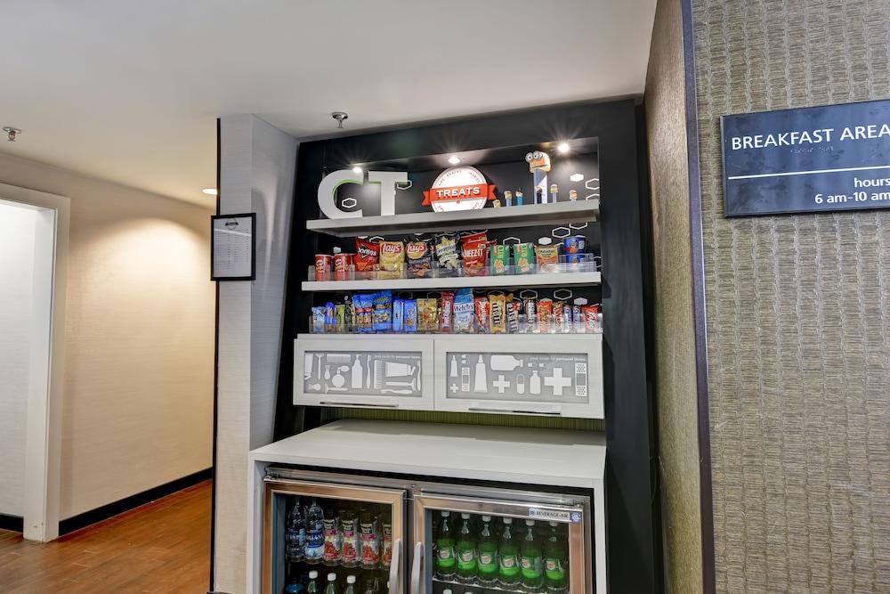 米尔福德欢朋酒店 外观 照片